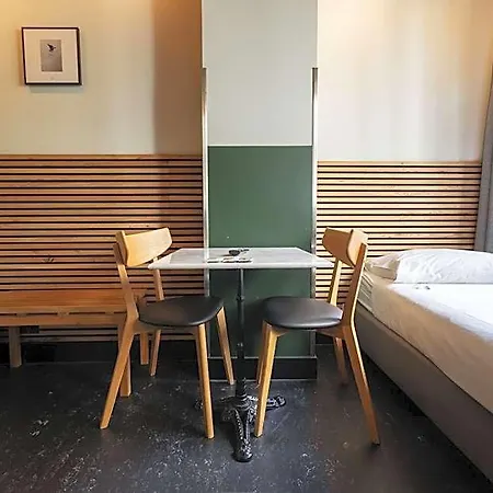Weber Hotel 2*